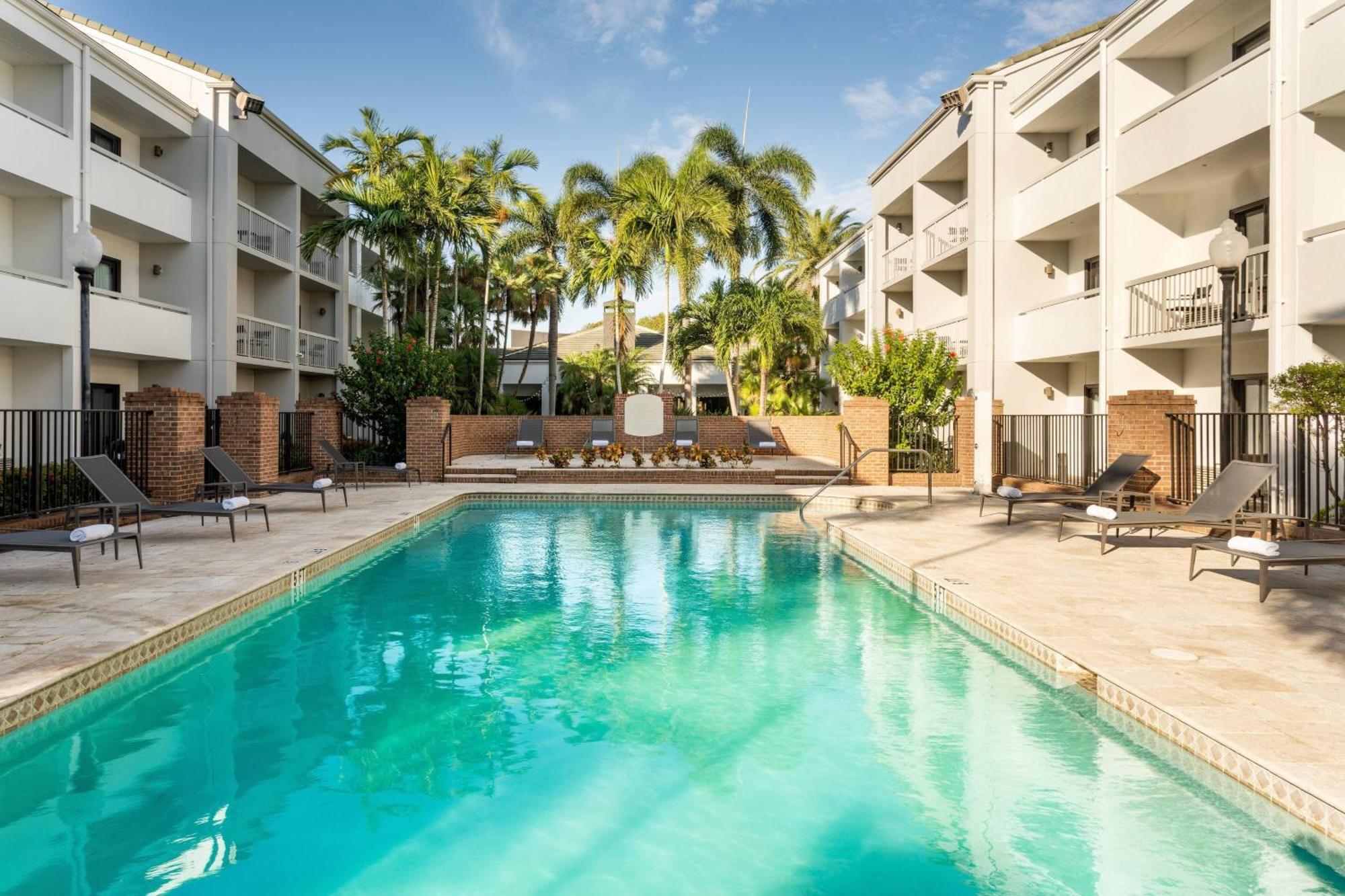 Courtyard By Marriott West Palm Beach Exterior photo