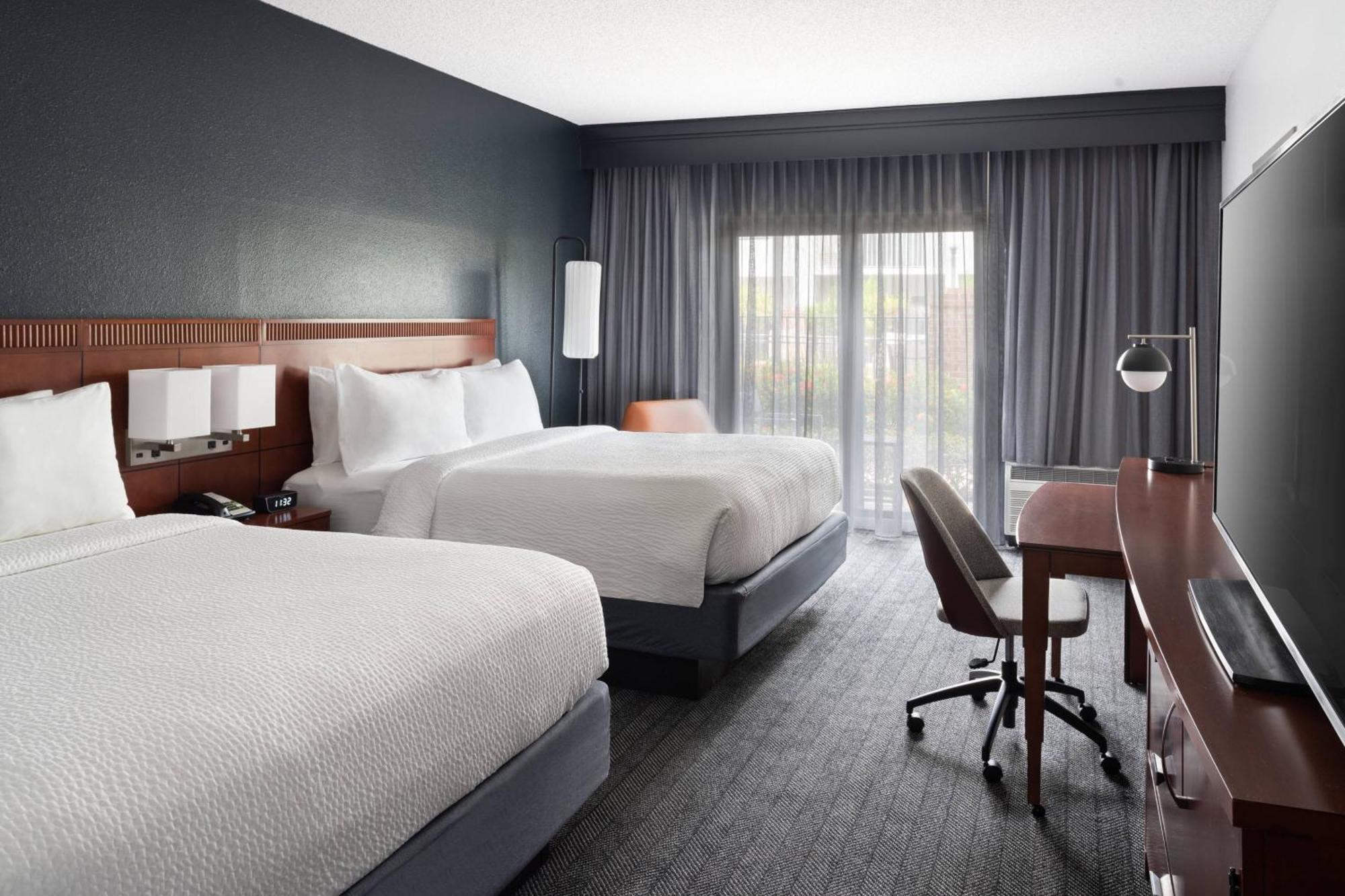 Courtyard By Marriott West Palm Beach Exterior photo
