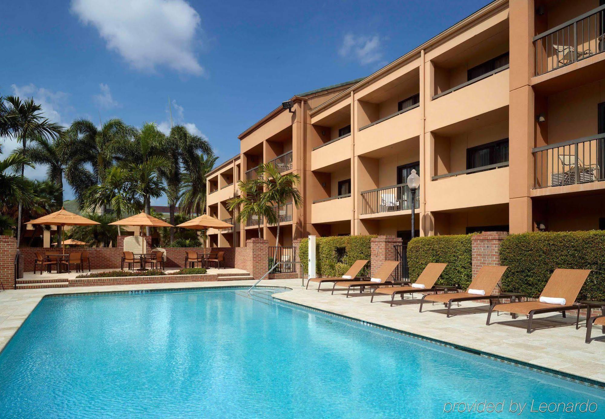 Courtyard By Marriott West Palm Beach Exterior photo